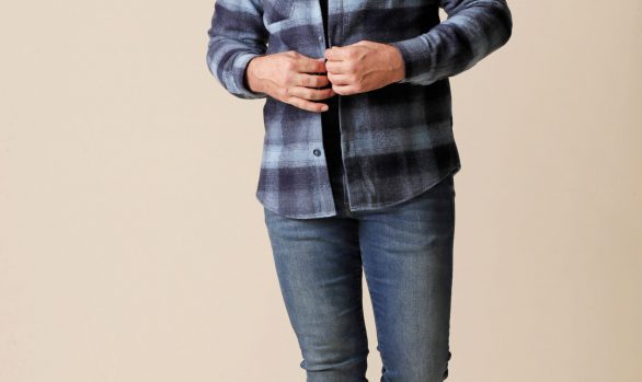 hemd € 79,90<br/>turtle € 69,96<br/>jeans € 59,99