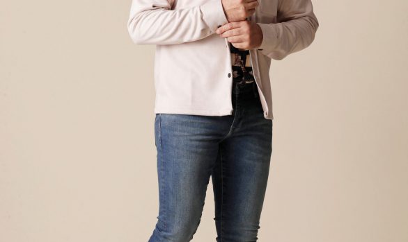 hemd € 79,95<br/>overhemd € 59,90<br/>jeans € 59,99