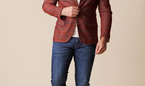 colbert € 149,90<br/>coltrui € 44,90<br/>jeans € 59,99