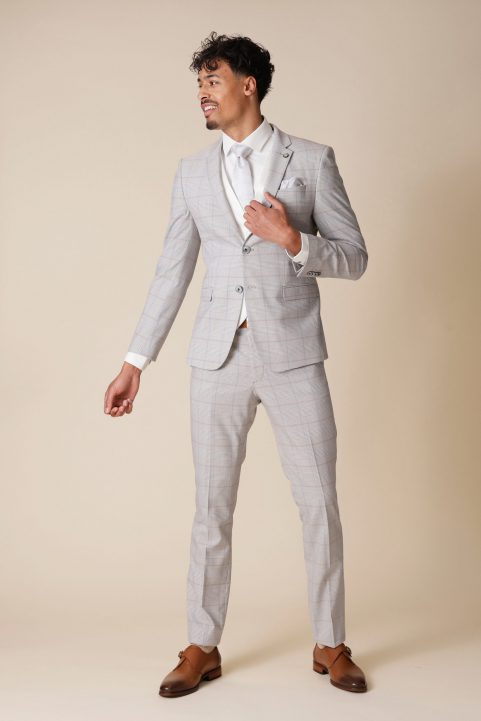 kostuum € 209,90