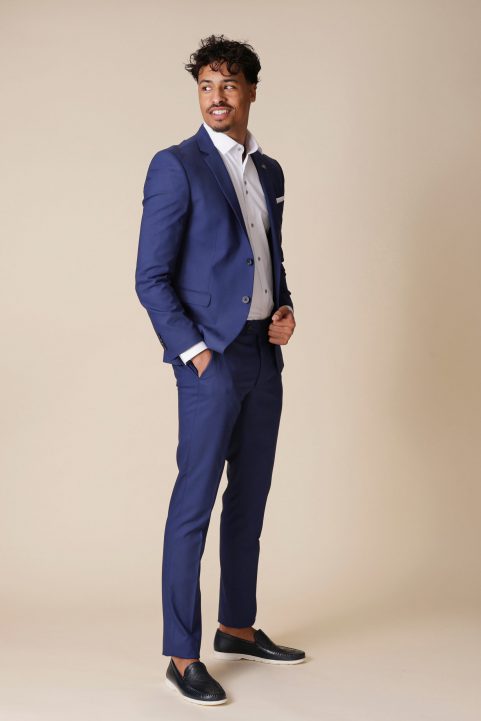 kostuum € 199,90