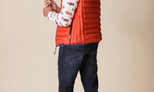 bodywarmer € 79,90<br/>overhemd € 59,90<br/>jeans € 39,99