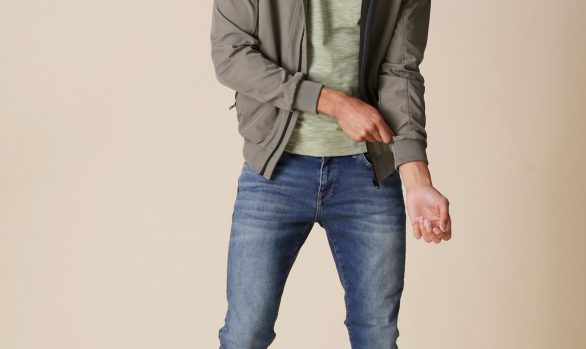 jack € 79,99<br/>polo € 49,90<br/>jeans € 59,99